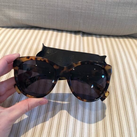 Clan Milano Adriana Tortoise Colored Sunglasses - Picture 4 of 10